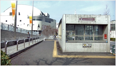 都営大江戸線国立競技場駅Ａ４出口の写真